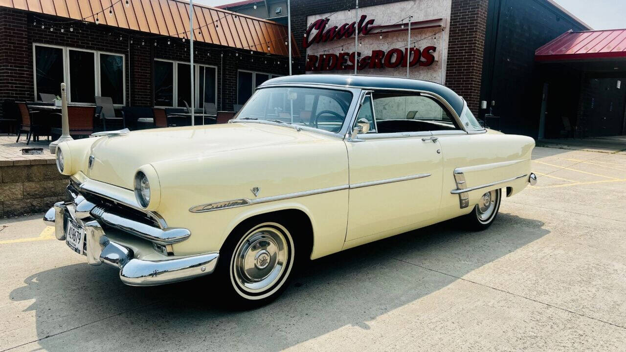 1953 Ford Crestline 1