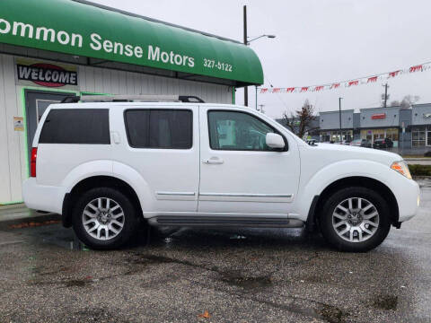 2011 Nissan Pathfinder LE