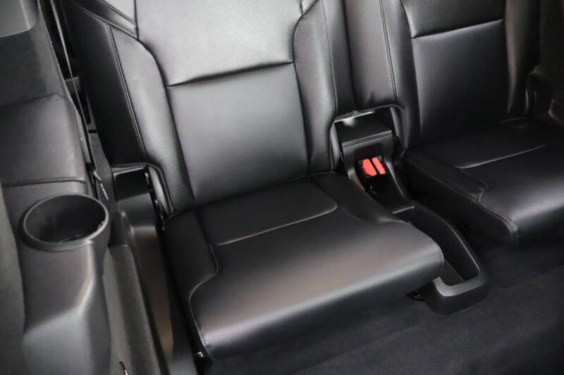 2023 Volvo XC90 B5 Core
