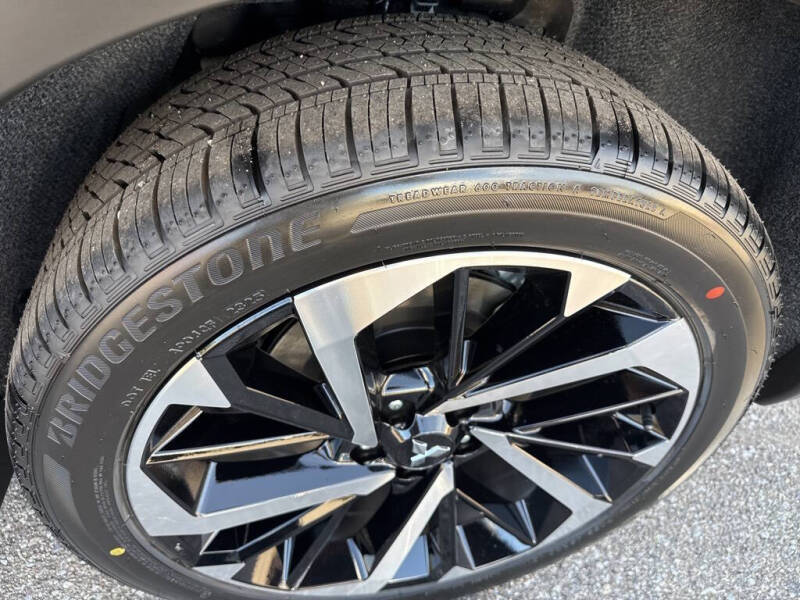 2025 Mitsubishi Outlander PHEV SE