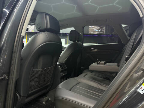 2018 Audi Q5 2.0T quattro Premium Plus