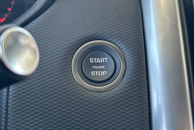 2025 Land Rover Discovery P360 Dynamic SE