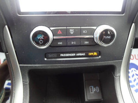 2023 Ford Edge SE