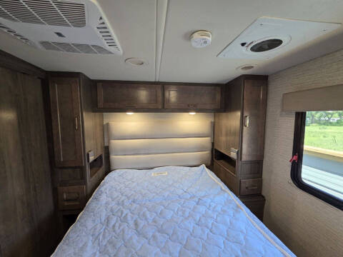 2020 Winnebago Vista