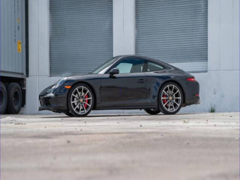 2015 Porsche 911 Carrera 4 GTS