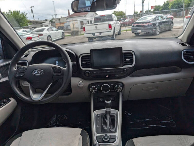 2025 Hyundai Venue SEL