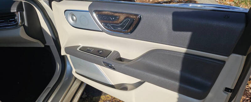 2017 Lincoln Continental Reserve