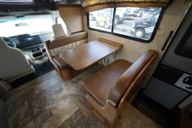 2018  Forest River  Coachmen Leprechaun