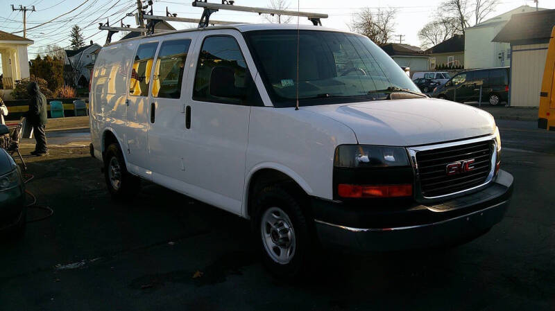 2014 GMC Savana Cargo Work Van's photo