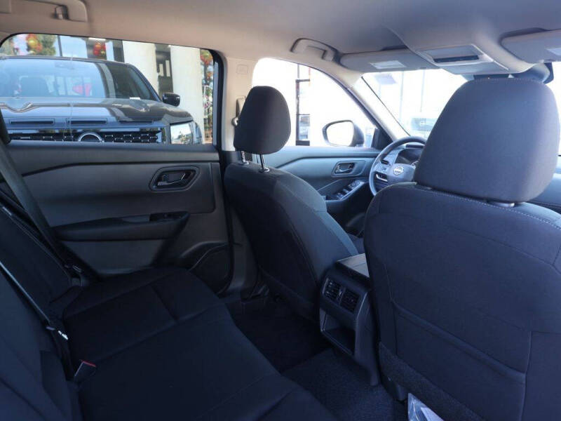 2025 Nissan Rogue S