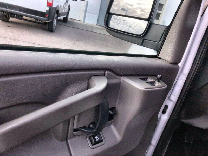 2024 GMC Savana 2500