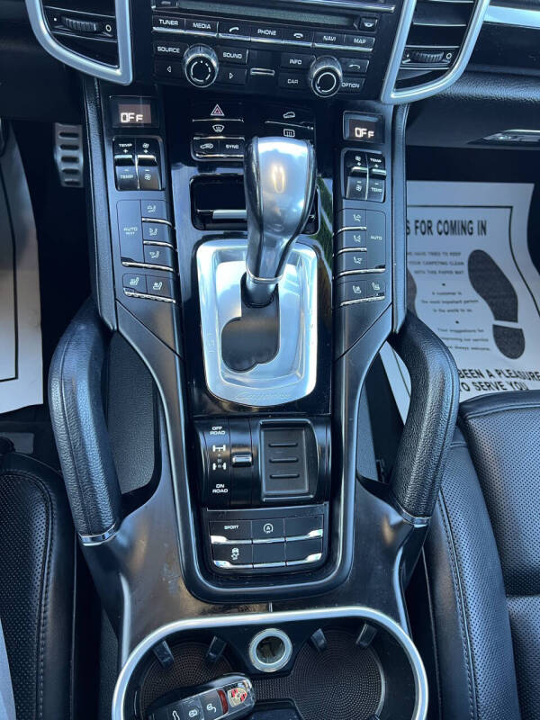 2016 Porsche Cayenne S