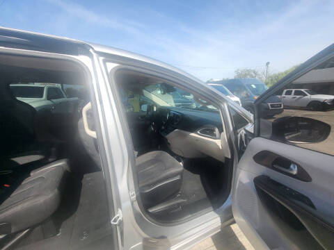 2017 Chrysler Pacifica Touring