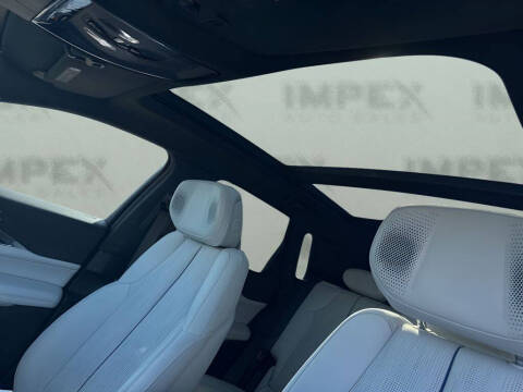 2024 Cadillac LYRIQ Luxury 2