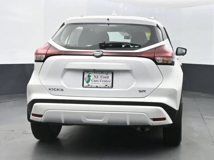 2023 Nissan Kicks SR