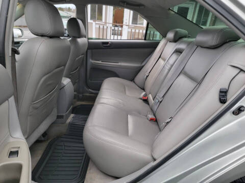 2004 Toyota Camry LE