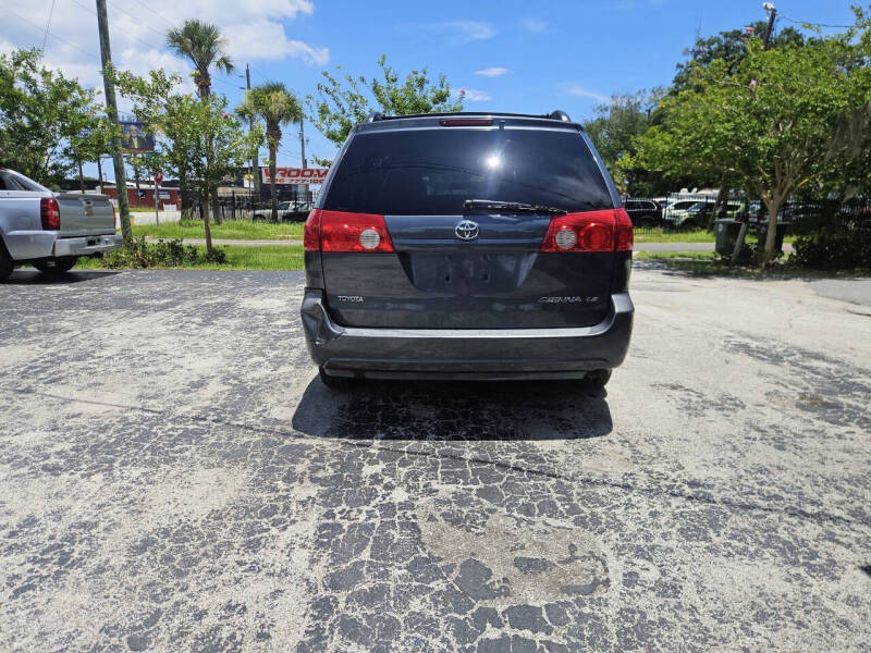2006 Toyota Sienna LE 7 Passenger