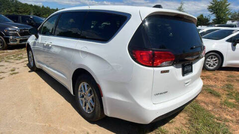 2026 Chrysler Voyager LX