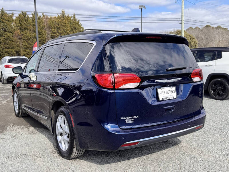 2017 Chrysler Pacifica Touring Plus