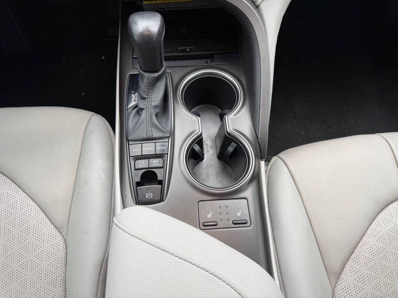 2021 Toyota Camry Hybrid XSE