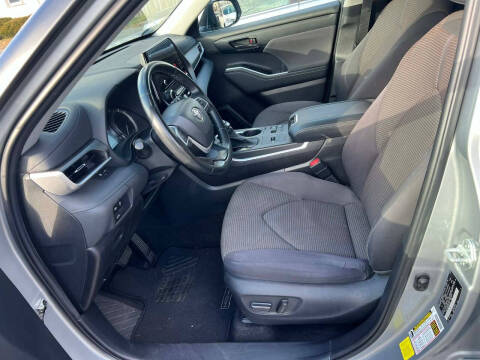 2023 Toyota Highlander LE