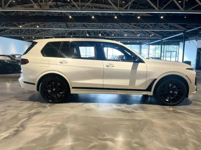 2023 BMW X7 M60i