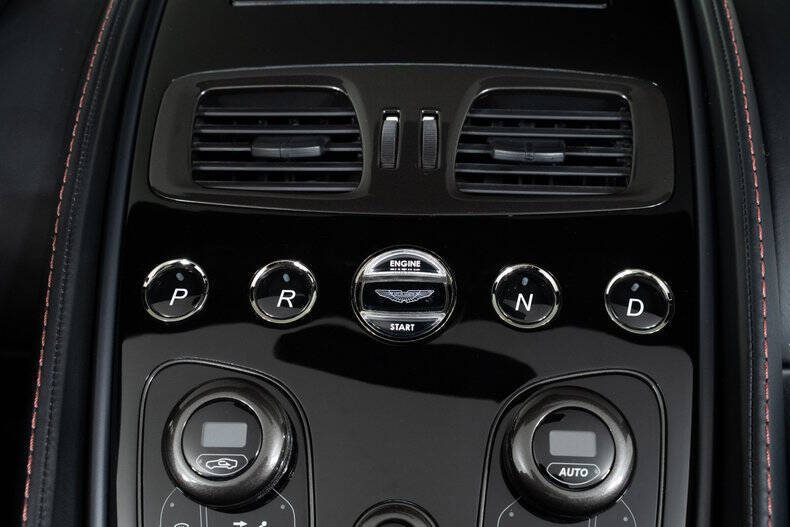 2015 Aston Martin Vanquish Volante