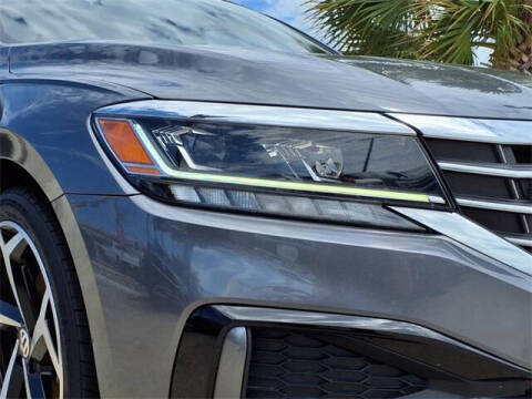 2022 Volkswagen Passat R-Line