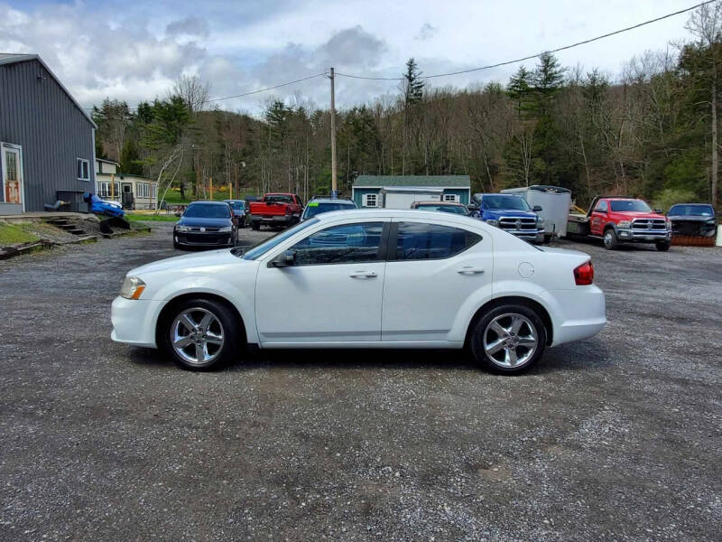 2013 Dodge Avenger SE photo 2