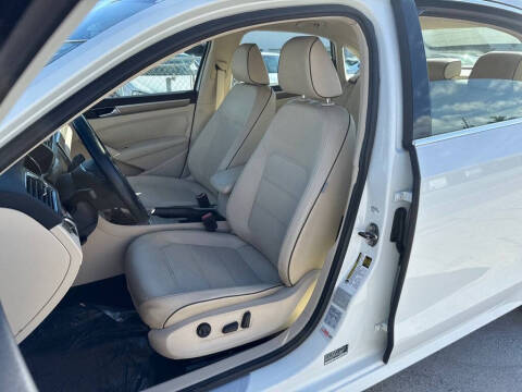 2018 Volkswagen Passat 2.0T SE