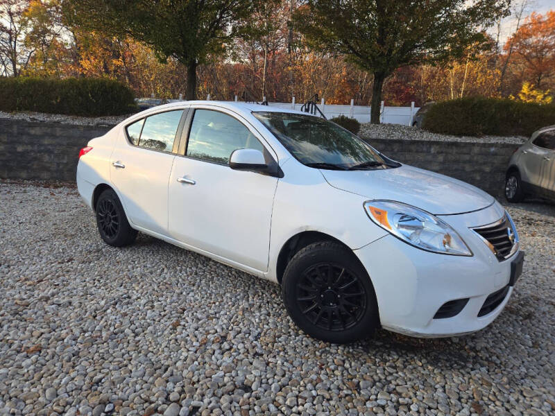 2012 Nissan Versa 1.6 SV