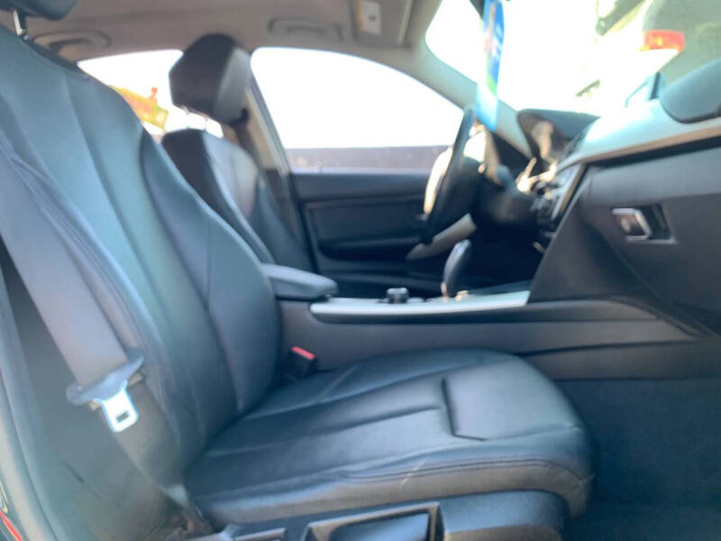 2014 BMW 3 Series 320i