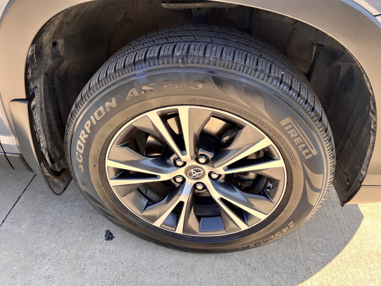 Used Car 2019 Toyota Highlander  Le 4dr Suv (2.7l I4) For Sale Under $20,000 In Austin, Texas