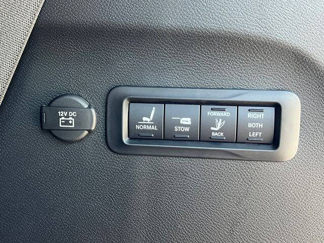 2025 Chrysler Pacifica Pinnacle