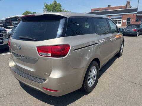 2017 Kia Sedona LX
