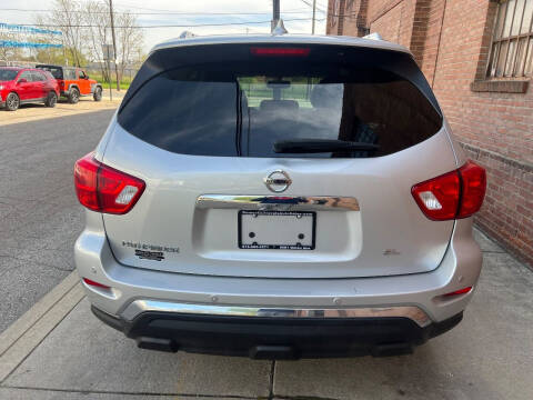 2020 Nissan Pathfinder SL