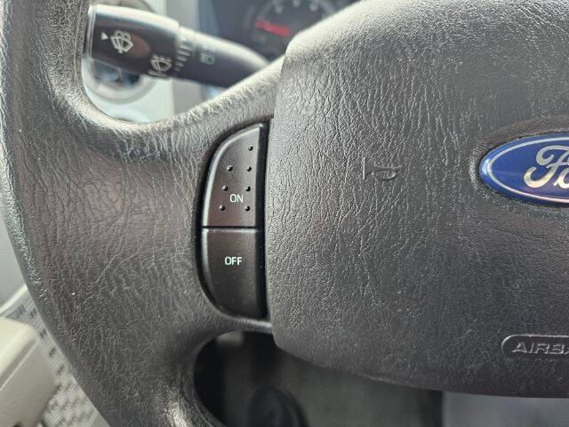 2011 Ford E-Series E-350 SD XLT