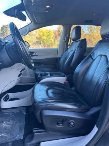 2020 Chrysler Pacifica Touring L