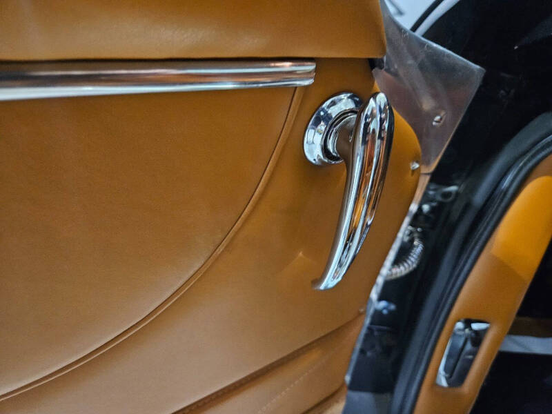 1966 Aston Martin DB6