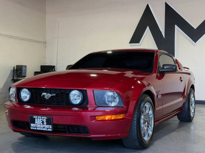 2005 Ford Mustang GT Deluxe