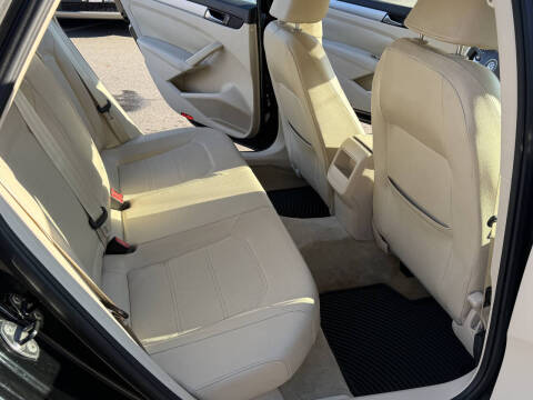 2012 Volkswagen Passat SE