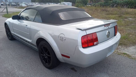2007 Ford Mustang V6 Deluxe