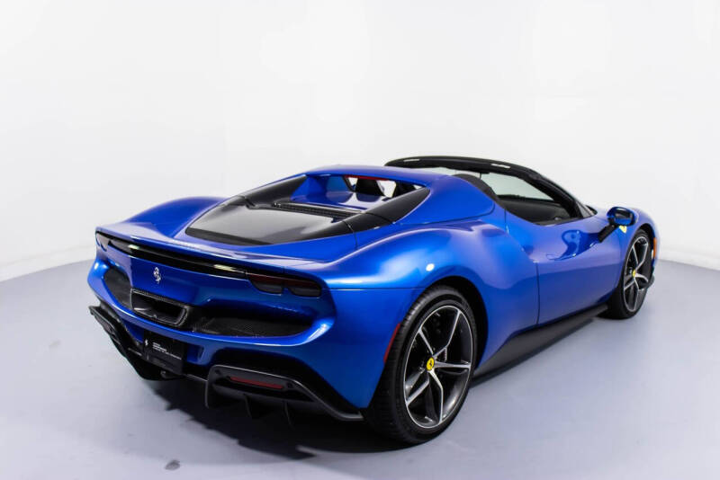 2024 Ferrari 296 GTS