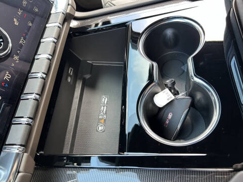 2025 GMC Yukon Elevation