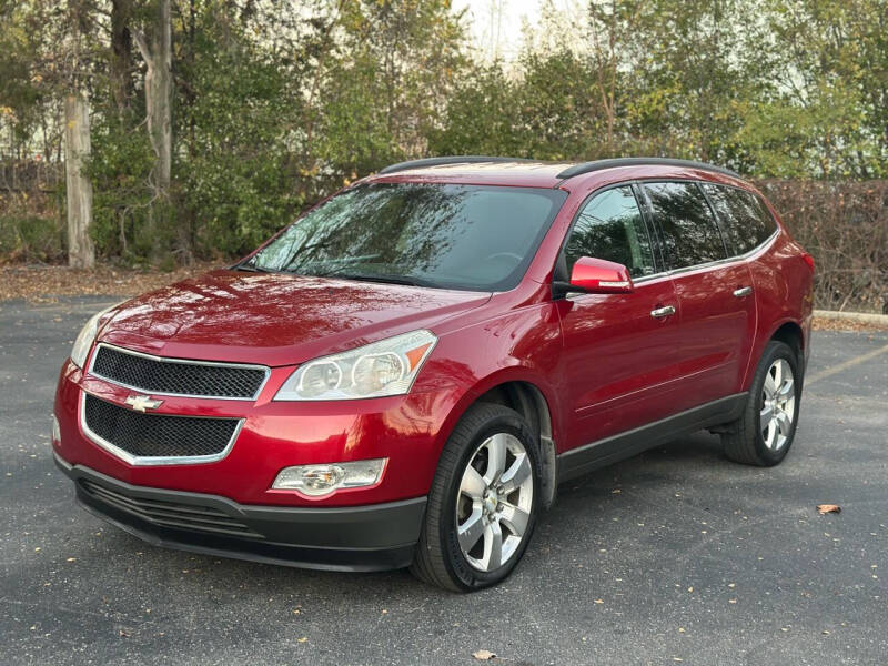 2012 Chevrolet Traverse 1LT photo 2