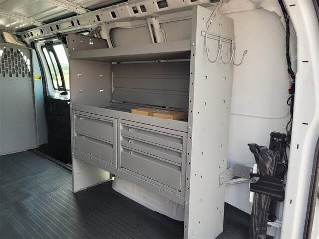 2025 Chevrolet Express 2500