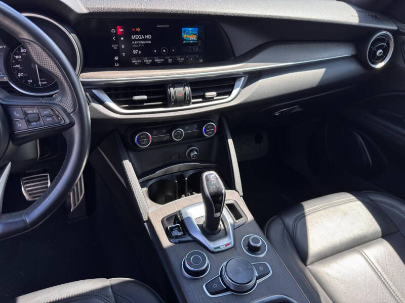 2022 Alfa Romeo Stelvio Ti