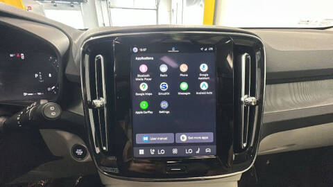 2026 Volvo XC40 B5 Plus