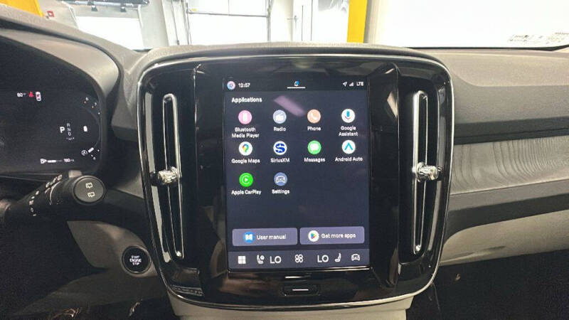 2026 Volvo XC40 B5 Plus