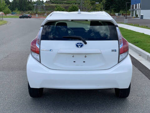 2016 Toyota Prius c One